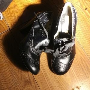 American eagle tie up oxfords